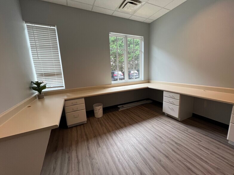 More Photos Of 3905 Johns Creek Ct, Suwanee Medical For Lease