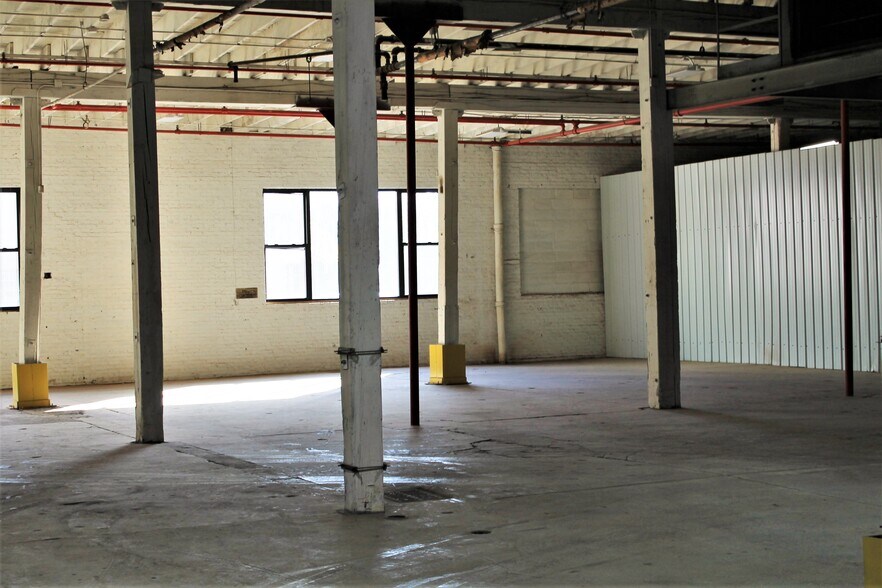 More Photos Of 5610 W Bloomingdale Ave, Chicago Industrial For Sale