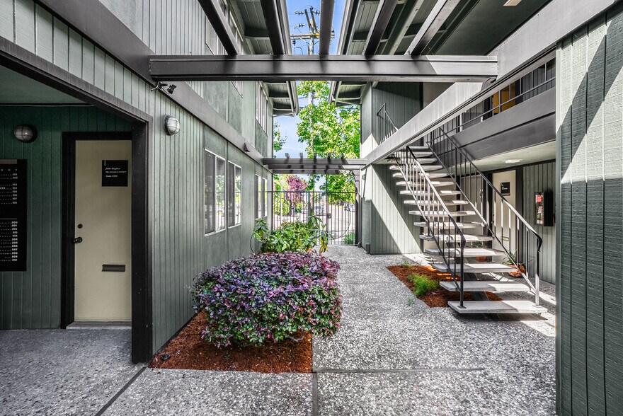 More Photos Of 3000 Cleveland Ave, Santa Rosa Office For Sale