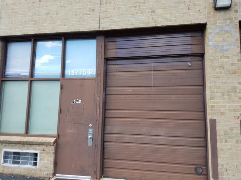 More Photos Of 18775 N Frederick Rd, Gaithersburg Warehouse For Lease