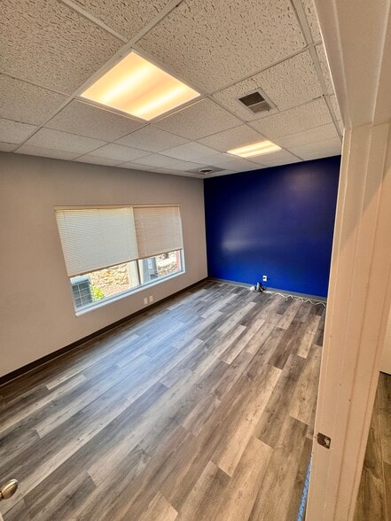 More Photos Of 7505 Nall Ave, Prairie Village Office For Sale