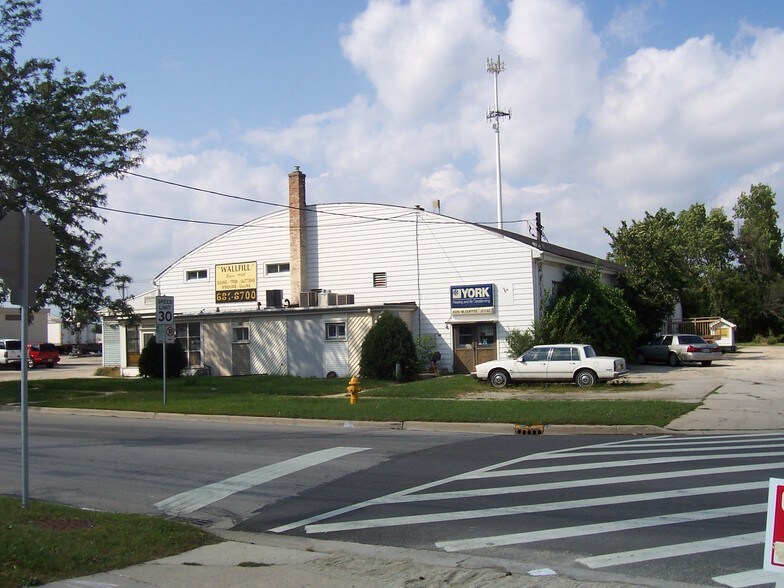 More Photos Of 649 Childs St, Wheaton Warehouse For Lease