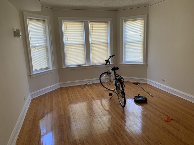 More Photos Of 8201-8205 S Kingston Ave, Chicago Apartments For Sale