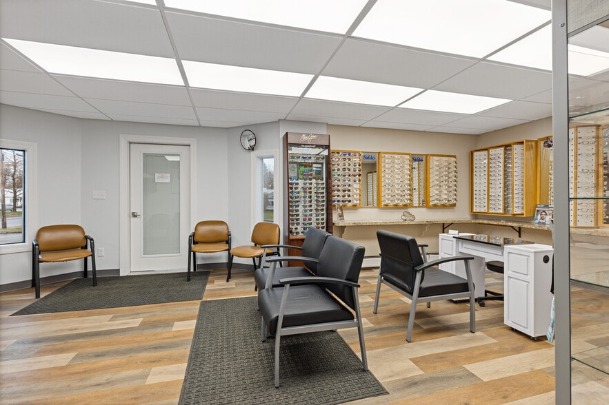 More Photos Of 166 Silver St, Waterville Medical For Sale
