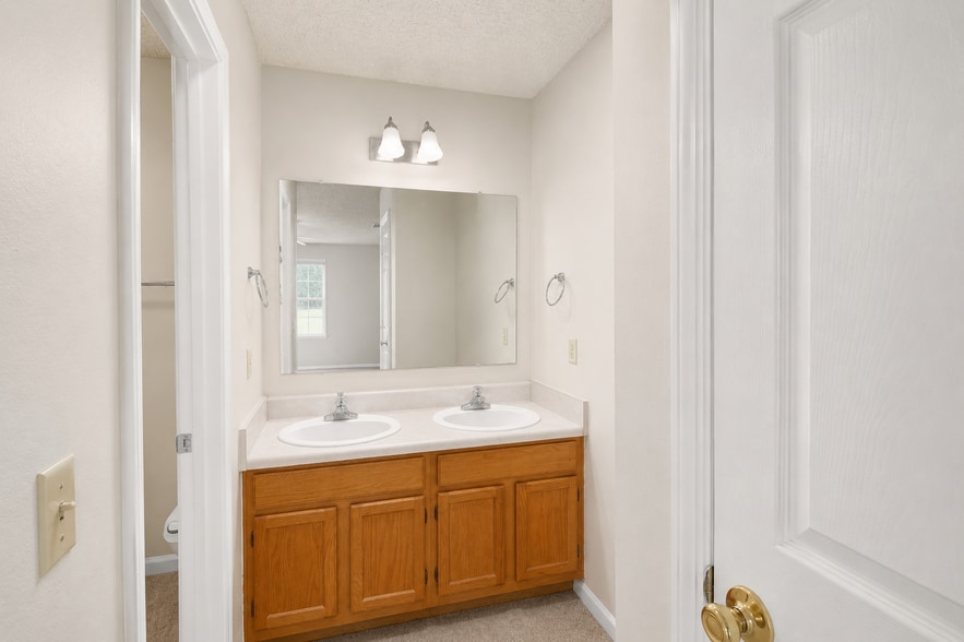 More Photos Of 2303 W Michigan Ave, Pensacola Apartments For Sale
