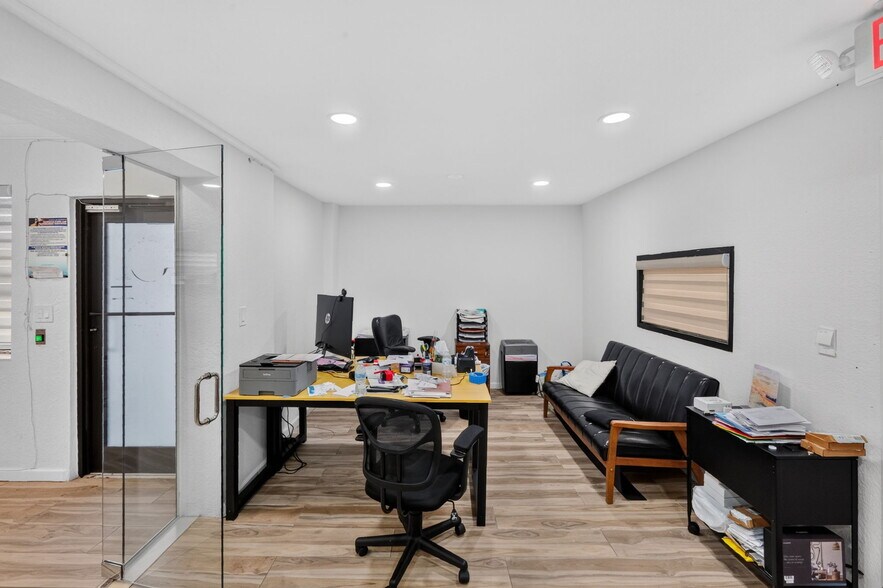 More Photos Of 16811 NE 6th Ave, North Miami Beach Office For Sale