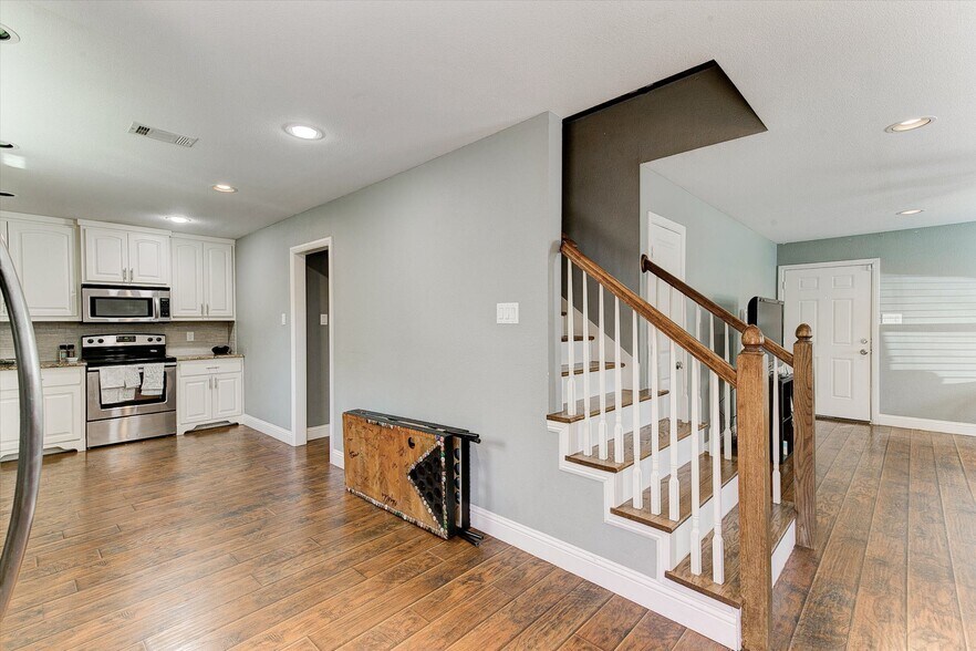More Photos Of 3201 Forest Park Blvd, Fort Worth Apartments For Sale