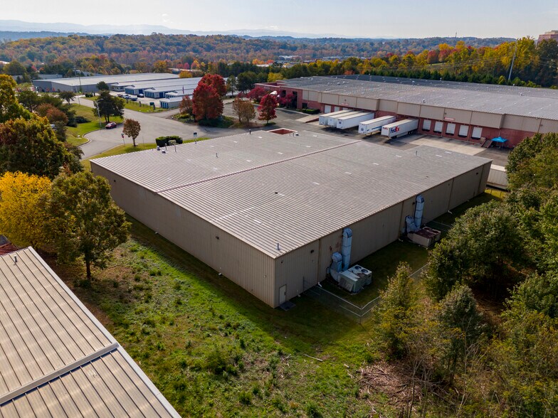 More Photos Of 1470 E Weisgarber Rd, Knoxville Light Distribution For Lease