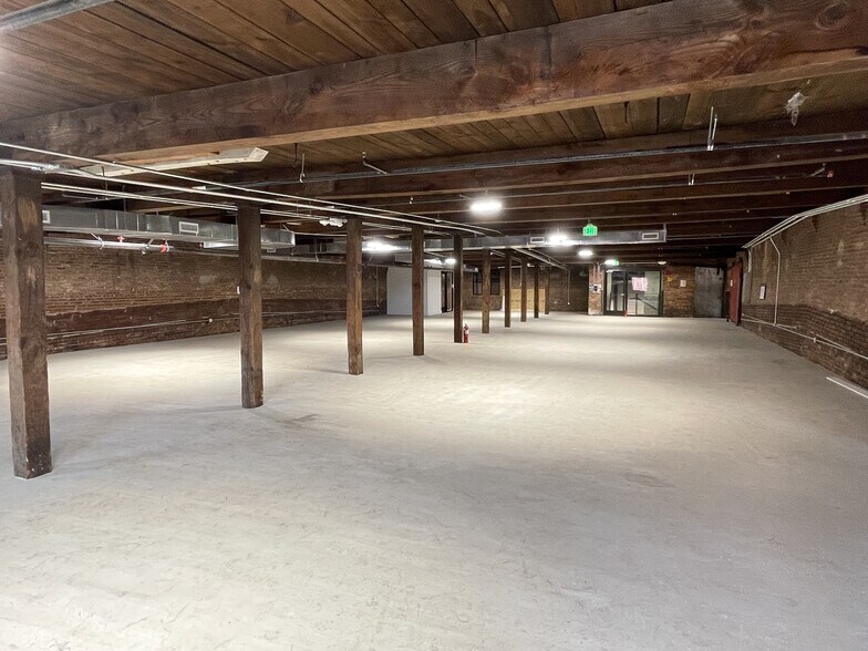 More Photos Of 701 Easley Bridge Rd, Greenville General Retail For Lease