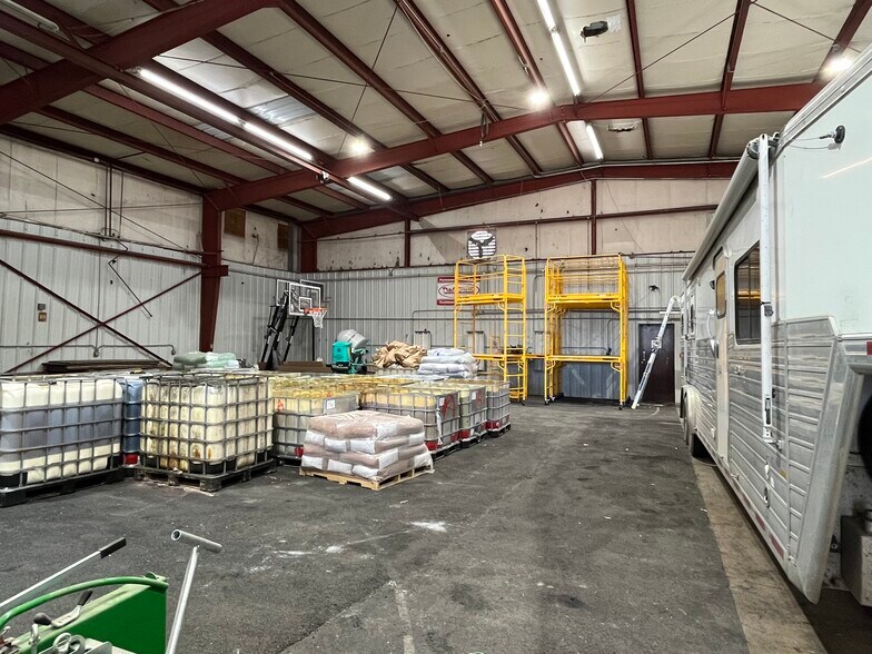 More Photos Of 702 Overhead Dr, Oklahoma City Warehouse For Sale