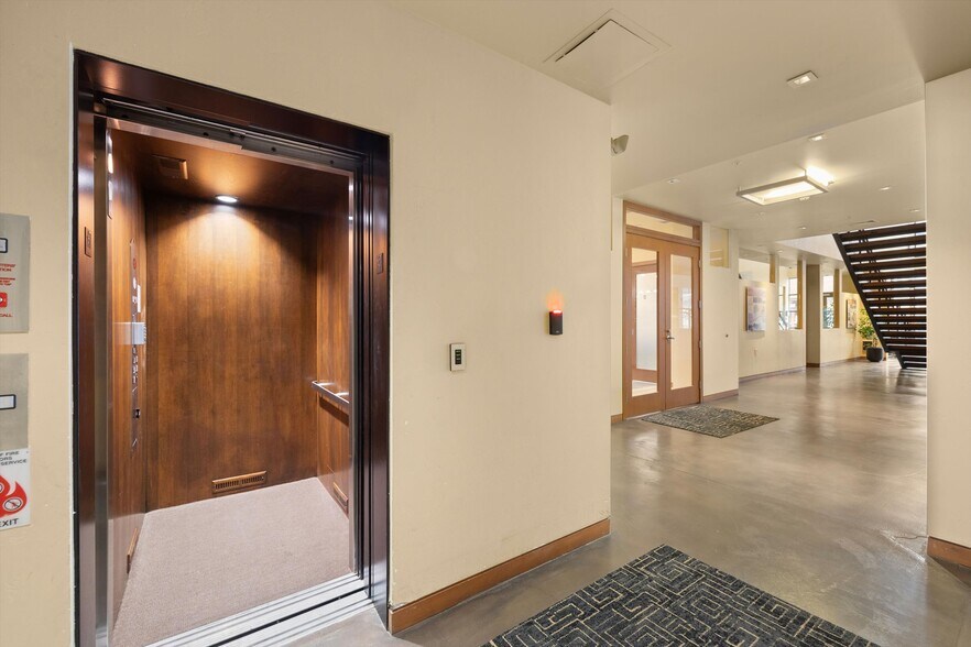 More Photos Of , Carbondale Office For Sale