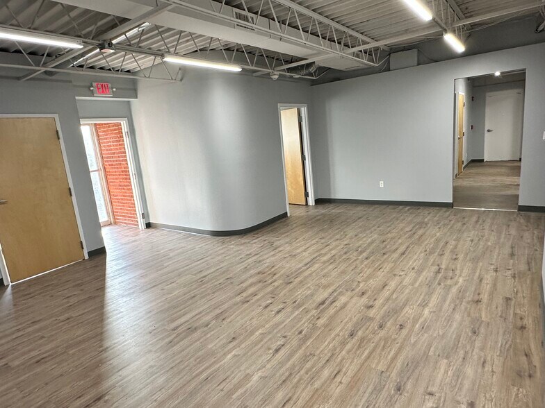 More Photos Of 53 Hancock St, Stratford Manufacturing For Lease