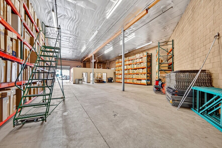 More Photos Of 4910 W Adams Blvd, Los Angeles Industrial For Lease