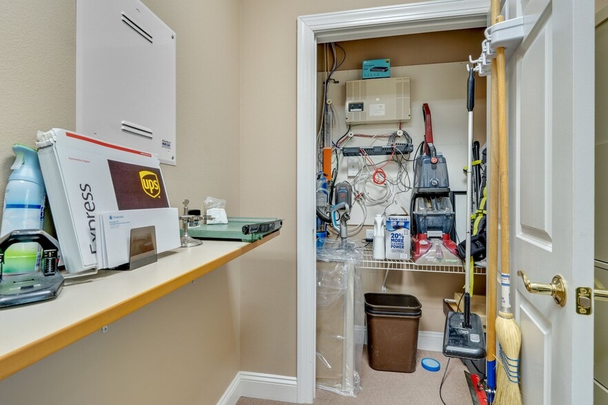 More Photos Of 2104 Delta Way, Tallahassee Office For Sale