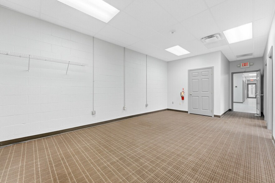 More Photos Of 34 Sterling Dr, Morgantown Flex For Lease