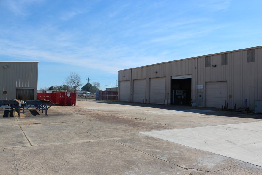 More Photos Of 118 Thruway Park Rd, Broussard Industrial For Sale