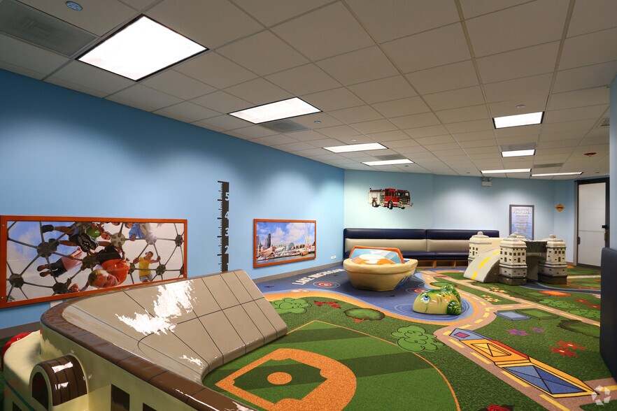 More Photos Of 555 W Madison St, Chicago Apartments For Lease