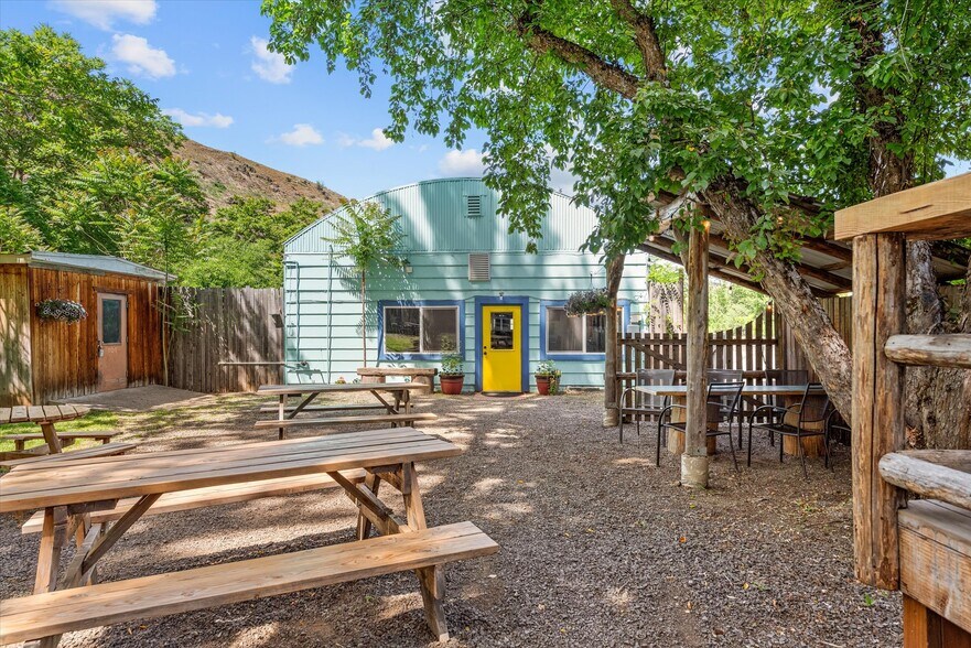 More Photos Of 53943 Hwy 86, Oxbow Specialty For Sale