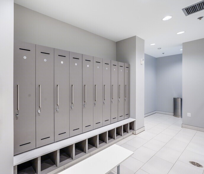 More Photos Of 10100 W Innovation Dr, Wauwatosa Office For Lease