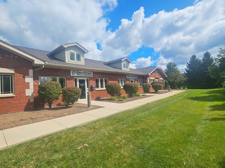 More Photos Of 11223 Distinctive Dr, Orland Park Medical For Lease