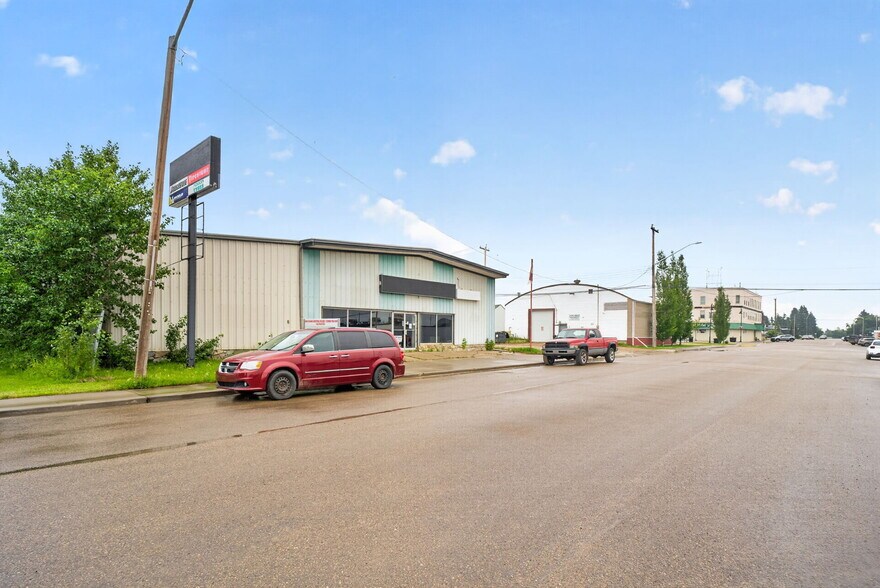 More Photos Of 5018 52 Ave, Tofield Warehouse For Sale