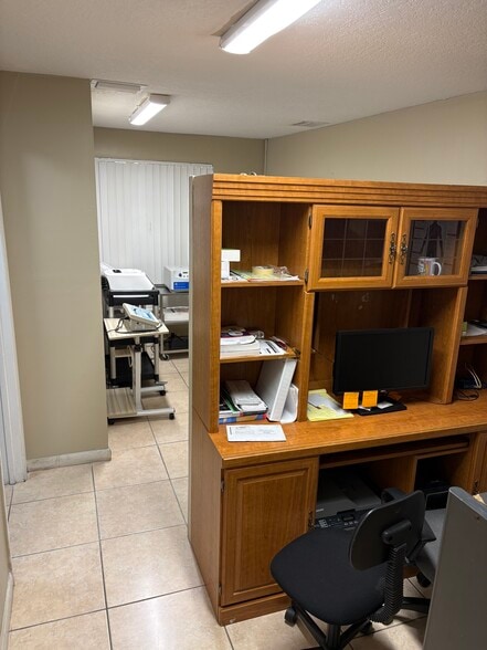 More Photos Of 1750 W 39th Pl, Hialeah Warehouse For Sale