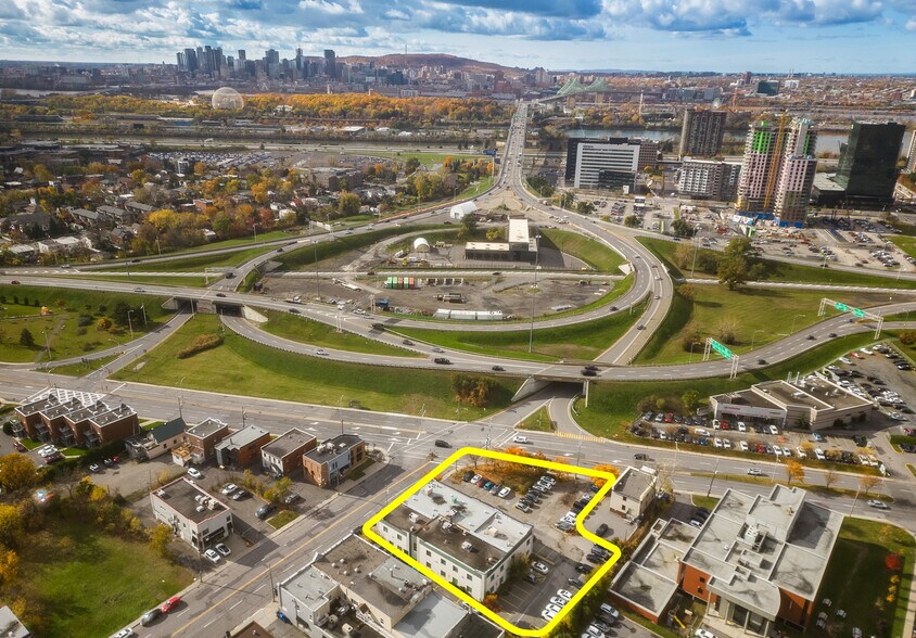 More Photos Of 1144 Rue Saint-Laurent O, Longueuil Office For Sale