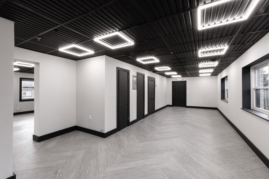 More Photos Of 7 Elmwood Dr, New City Office For Lease