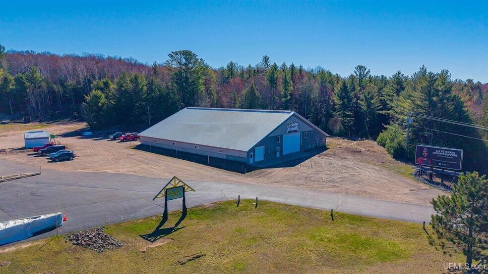 More Photos Of 9465 US Highway 41 S, Skandia Flex For Sale