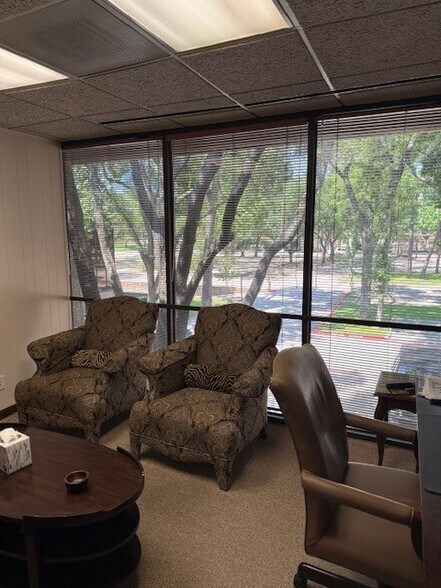 More Photos Of 8330-8350 Meadow Rd, Dallas Office For Sale