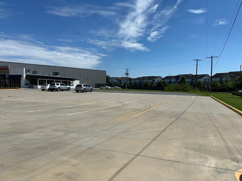 More Photos Of 14552 Airline Hwy, Gonzales General Retail For Lease
