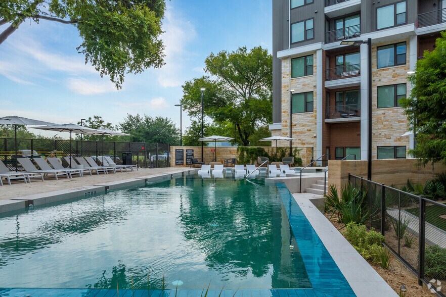 More Photos Of 5100 Bolm Rd, Austin Apartments For Lease
