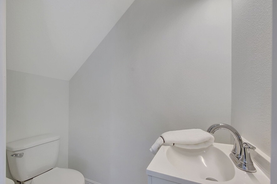 More Photos Of 3871 Patio Ct, Lake Worth Apartments For Sale