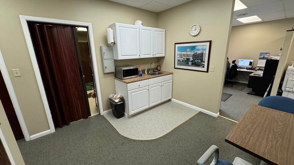 More Photos Of 309 S Main St, Phillipsburg Office For Sale