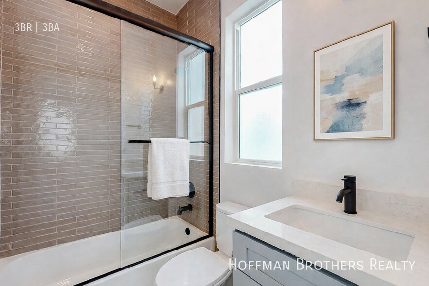 More Photos Of 525 N Normandie Ave, Los Angeles Apartments For Sale