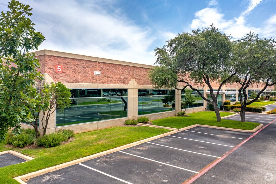 More Photos Of 17319 San Pedro Ave, San Antonio Unknown For Lease