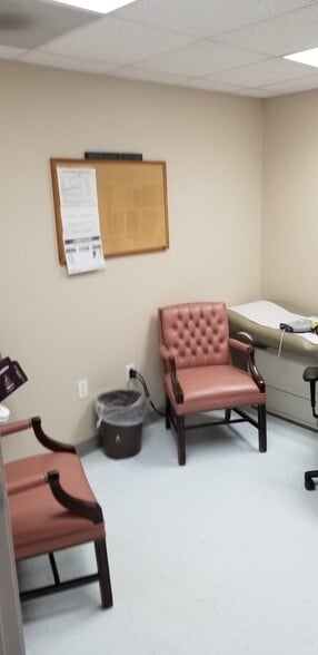 More Photos Of 910 Realtor Ave, Texarkana Healthcare For Sale