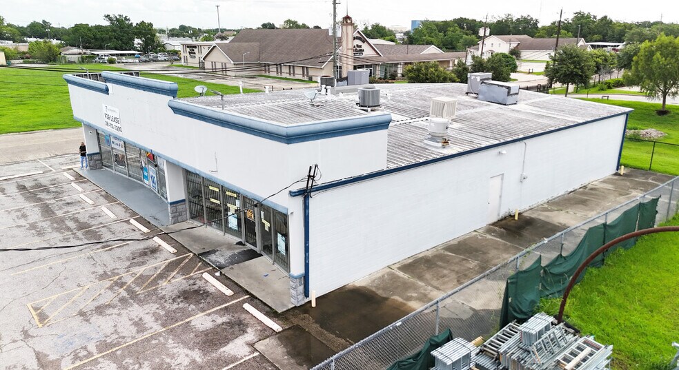 More Photos Of 1801 Shaver St, Pasadena General Retail For Lease