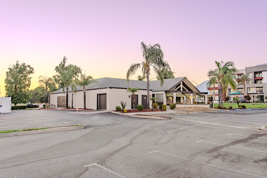 More Photos Of 10123 Foothill Blvd, Rancho Cucamonga Restaurant For Sale