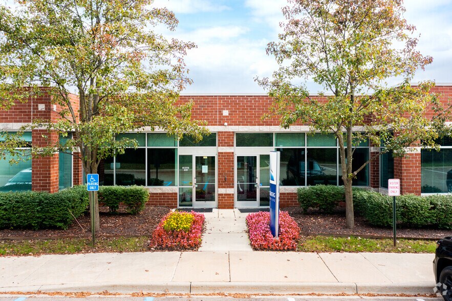 More Photos Of 27275 Haggerty Rd, Novi Research And Development For Lease