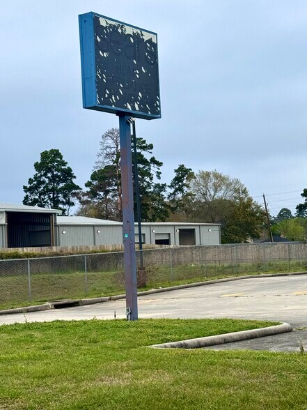 More Photos Of 5737 Fm-1960 Rd E, Humble Freestanding For Lease