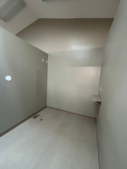 More Photos Of 6481 Nicholas Dr, Columbus Medical For Lease