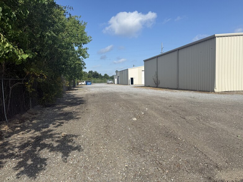 More Photos Of 3927 Highway 27, Sulphur Light Distribution For Lease