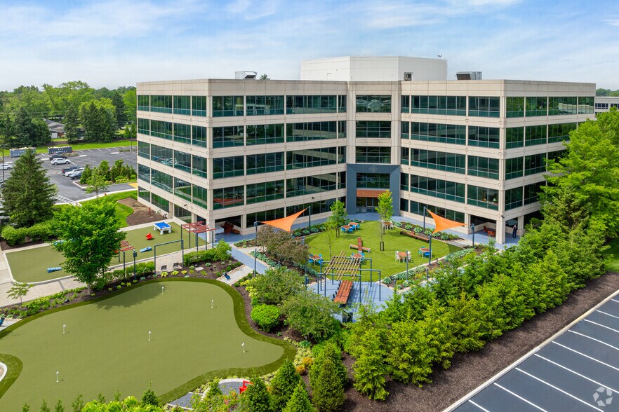 More Photos Of 450 E 96th St, Indianapolis Coworking Space