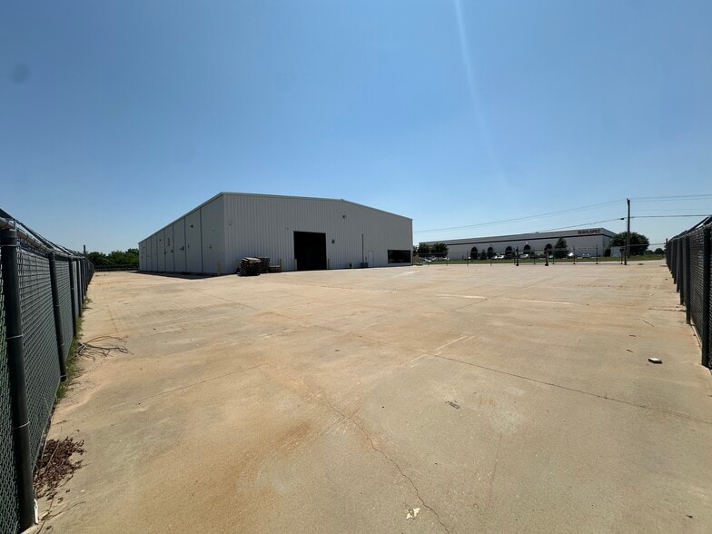 More Photos Of 4800 S Council Rd, Oklahoma City Warehouse For Lease