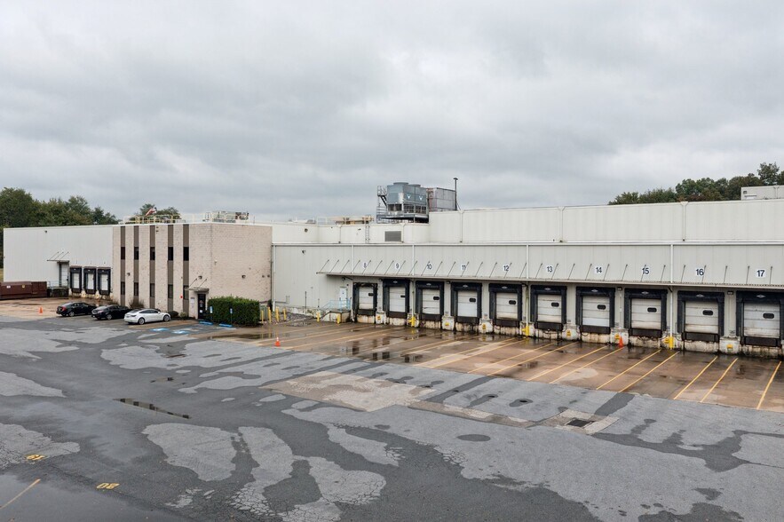 More Photos Of 380 Willow Springs Ln, York Refrigeration Cold Storage For Lease