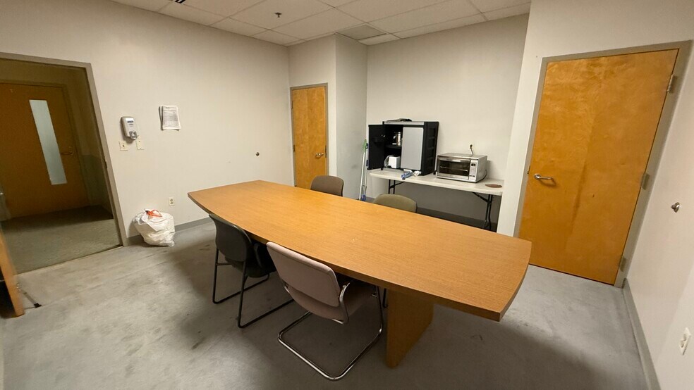 More Photos Of 75 North St, Bloomsbury Office For Lease