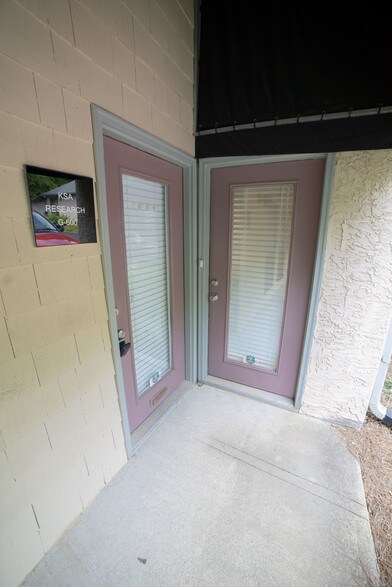 More Photos Of 875 Old Roswell Rd, Roswell Office For Sale