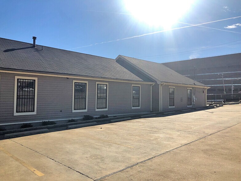 More Photos Of 217 Exchange Ave, Memphis Office For Lease