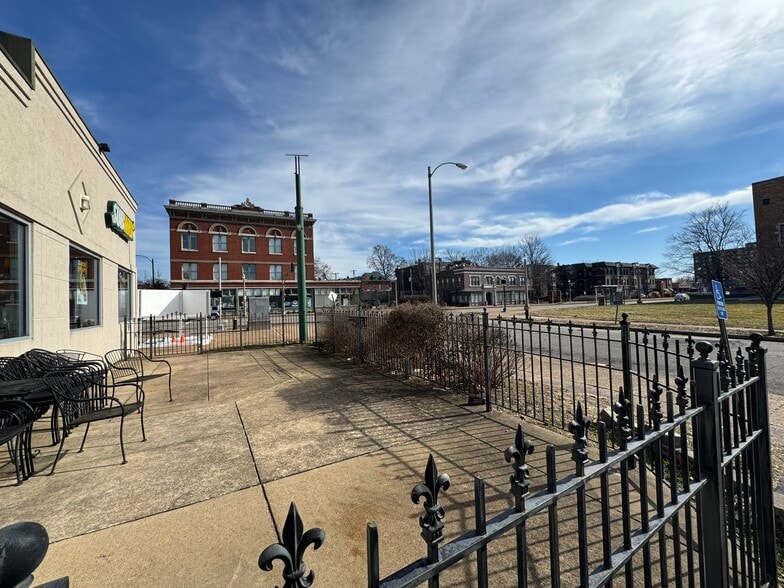 More Photos Of 2253 S Grand Blvd, Saint Louis Freestanding For Lease